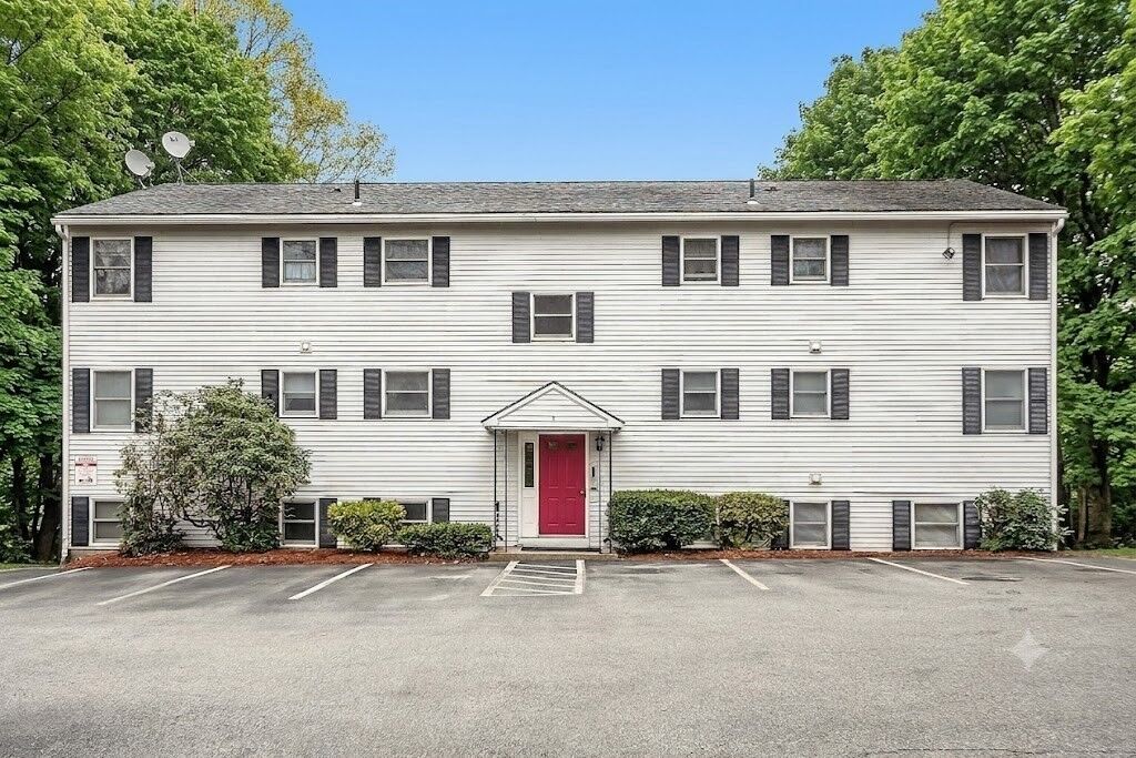 Property Photo:  3 Stockholm St. 3B  MA 01607 