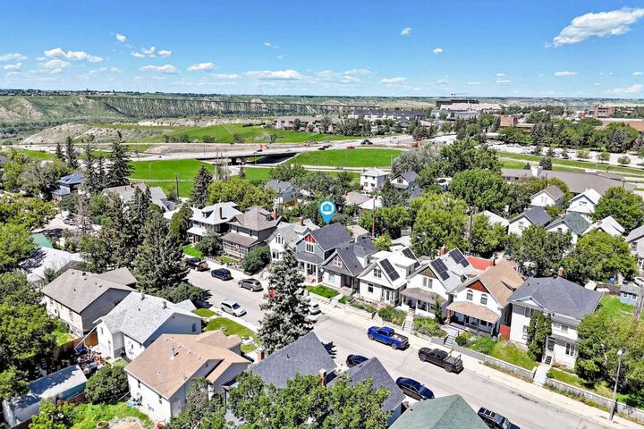 Property Photo: 309 7 Avenue S AB T1J 1H6