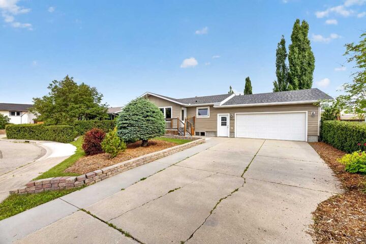 Property Photo: 5418 43 Street AB T4H 1B5