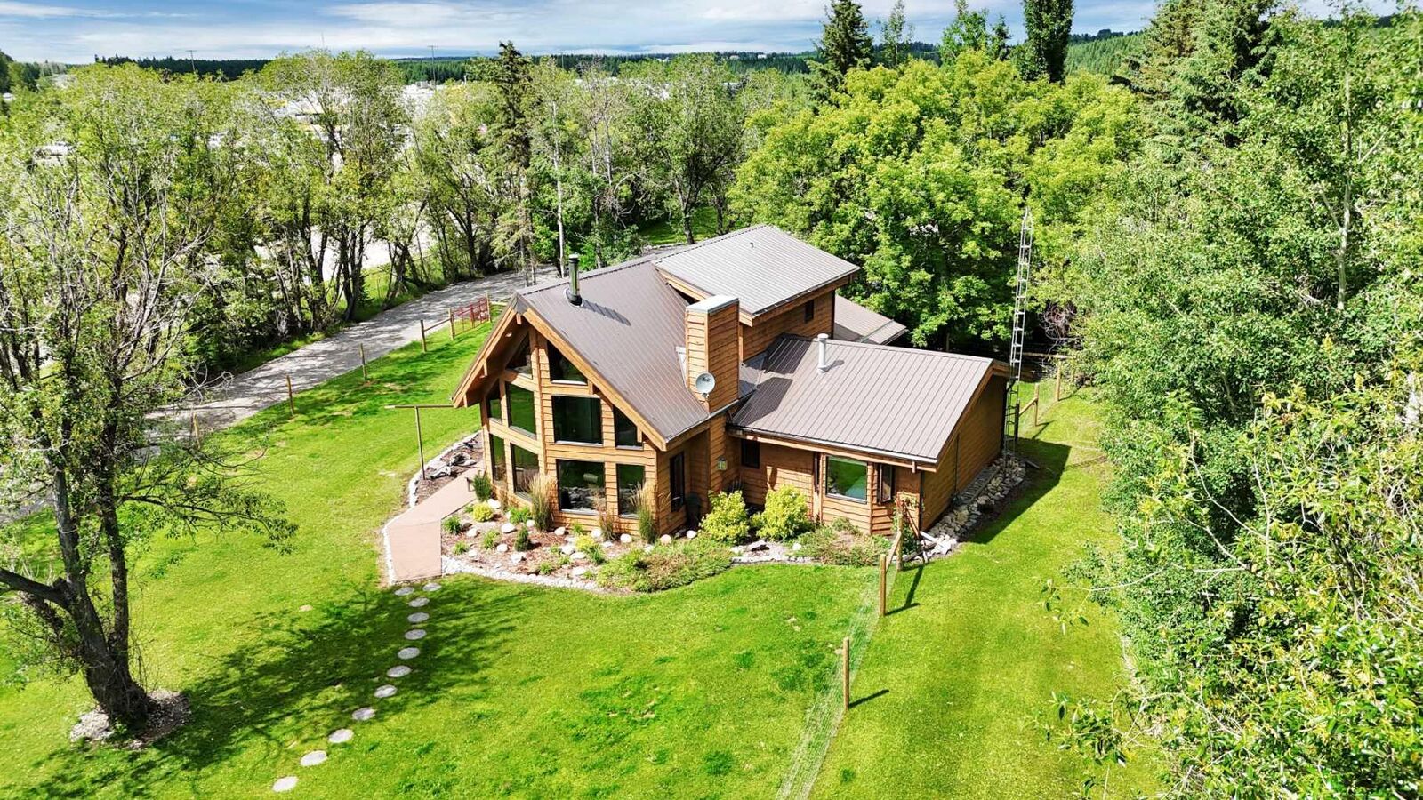 Property Photo: 5507 46 Street AB T4T 1L7