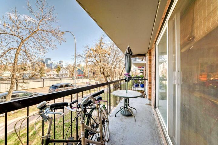 Property Photo:  315 9A Street NW 201  AB T2N 1T7 