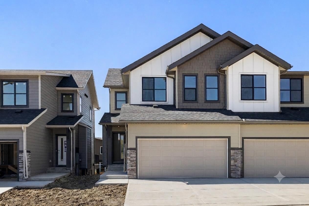 Property Photo: 2230 81st Street SW 118 AB T3H 6M2