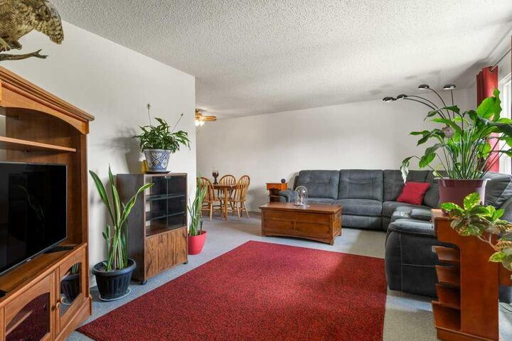 Property Photo:  39 Maryvale Crescent NE  AB T2A 2V5 