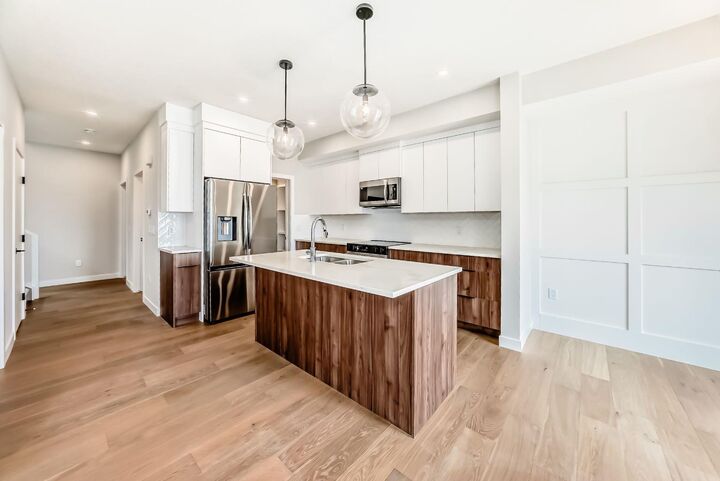 Property Photo: 4 Heritage Mews AB T4C 2J8