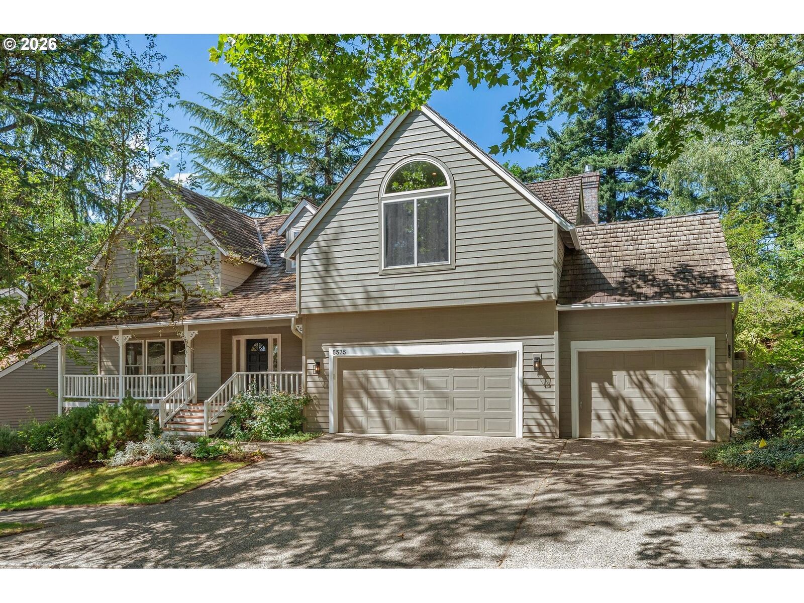 Property Photo: 5575 Suncreek Dr OR 97035