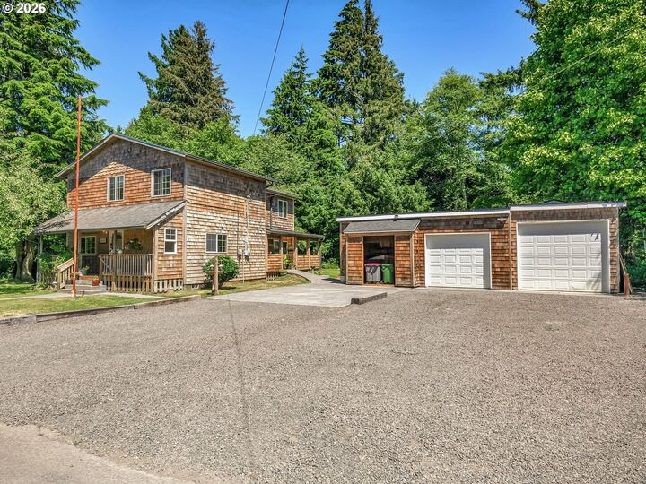 Property Photo: 1340 SE Jetty Ave OR 97146