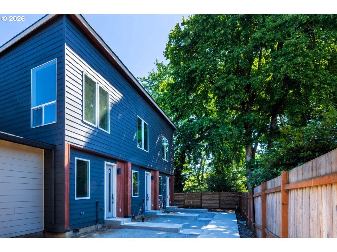 Property Photo: 5120 SE 66th Ave OR 97206