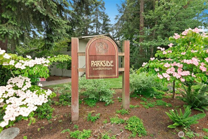 Property Photo:  5506  220th St  SW A102  WA 98043 