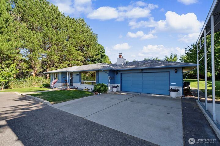 Property Photo: 1313 Castlerock Avenue WA 98801