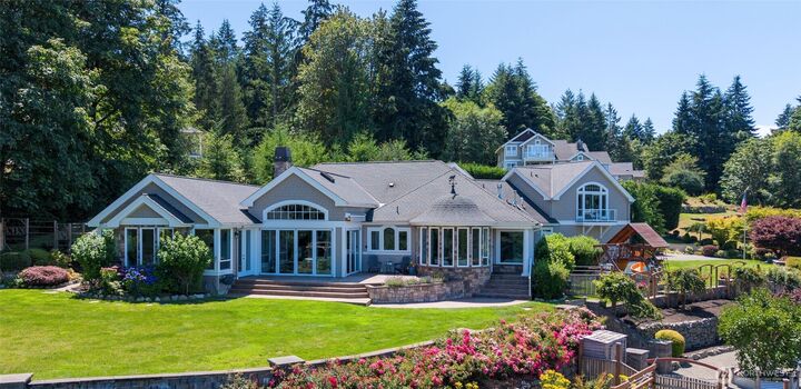 Property Photo:  409  3rd Lane  WA 98333 