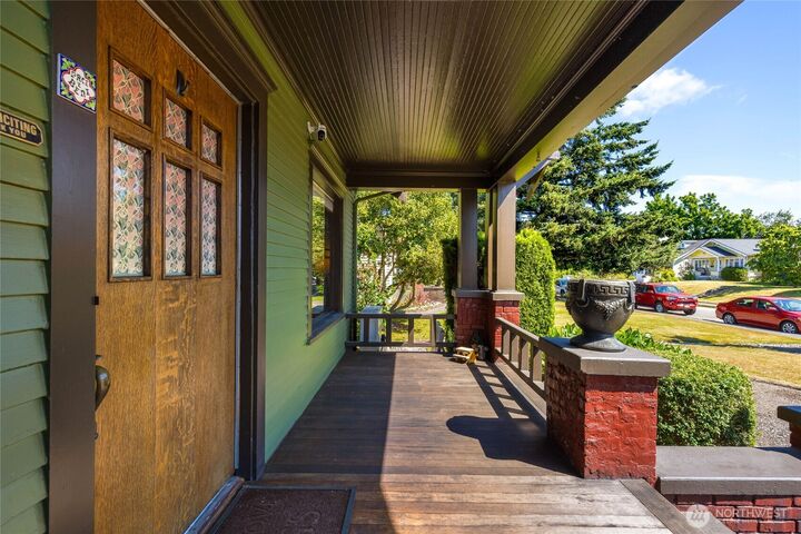 Property Photo:  1532  Baker Avenue  WA 98201 