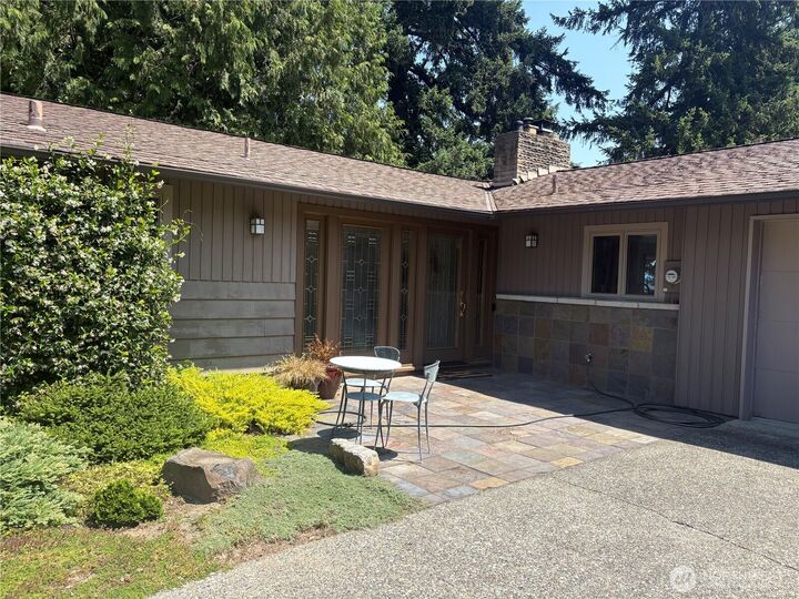 Property Photo:  16518 NE 2nd Place  WA 98008 