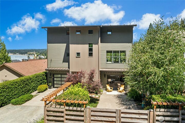 Property Photo:  1447  Elm Place  WA 98249 