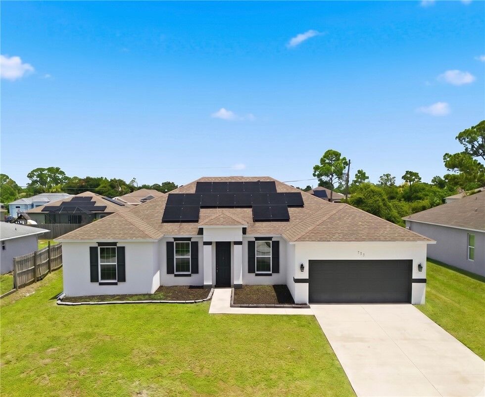 Property Photo:  777 Indigo Street SE  FL 32909 