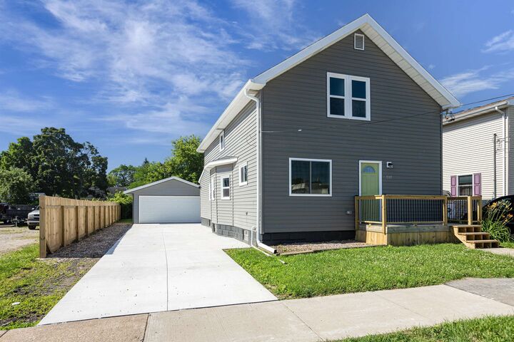 Property Photo:  1315 W Summer Street  WI 54914 