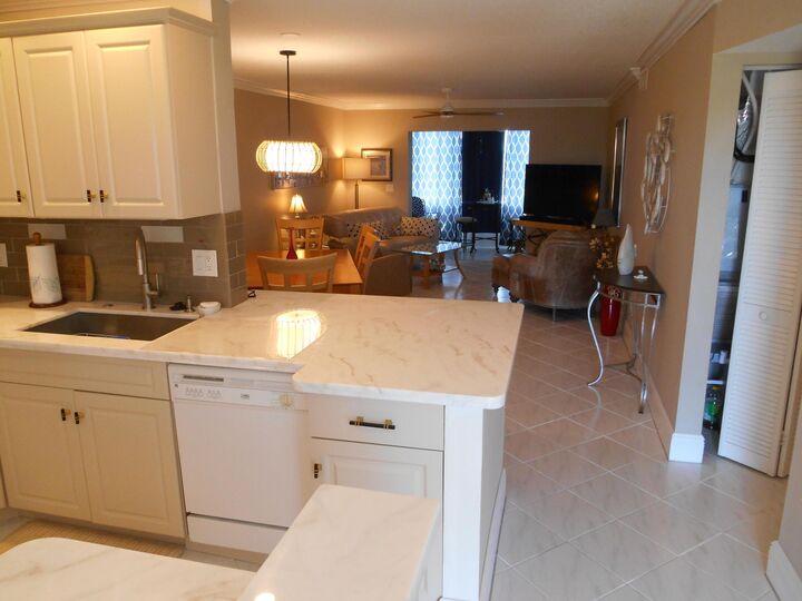 Property Photo: 2615 NE 1st Court 406 FL 33435