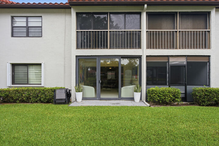 Property Photo: 9232 Cypress Lane 2G FL 33433