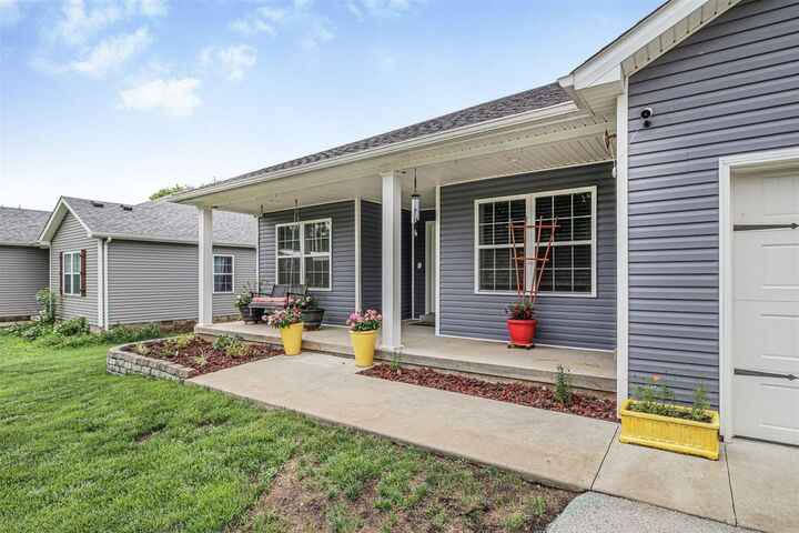 Property Photo:  165 Blakeman Street  KY 42160 