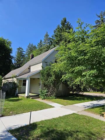 Property Photo:  905 W Seventh Street  MI 49684 