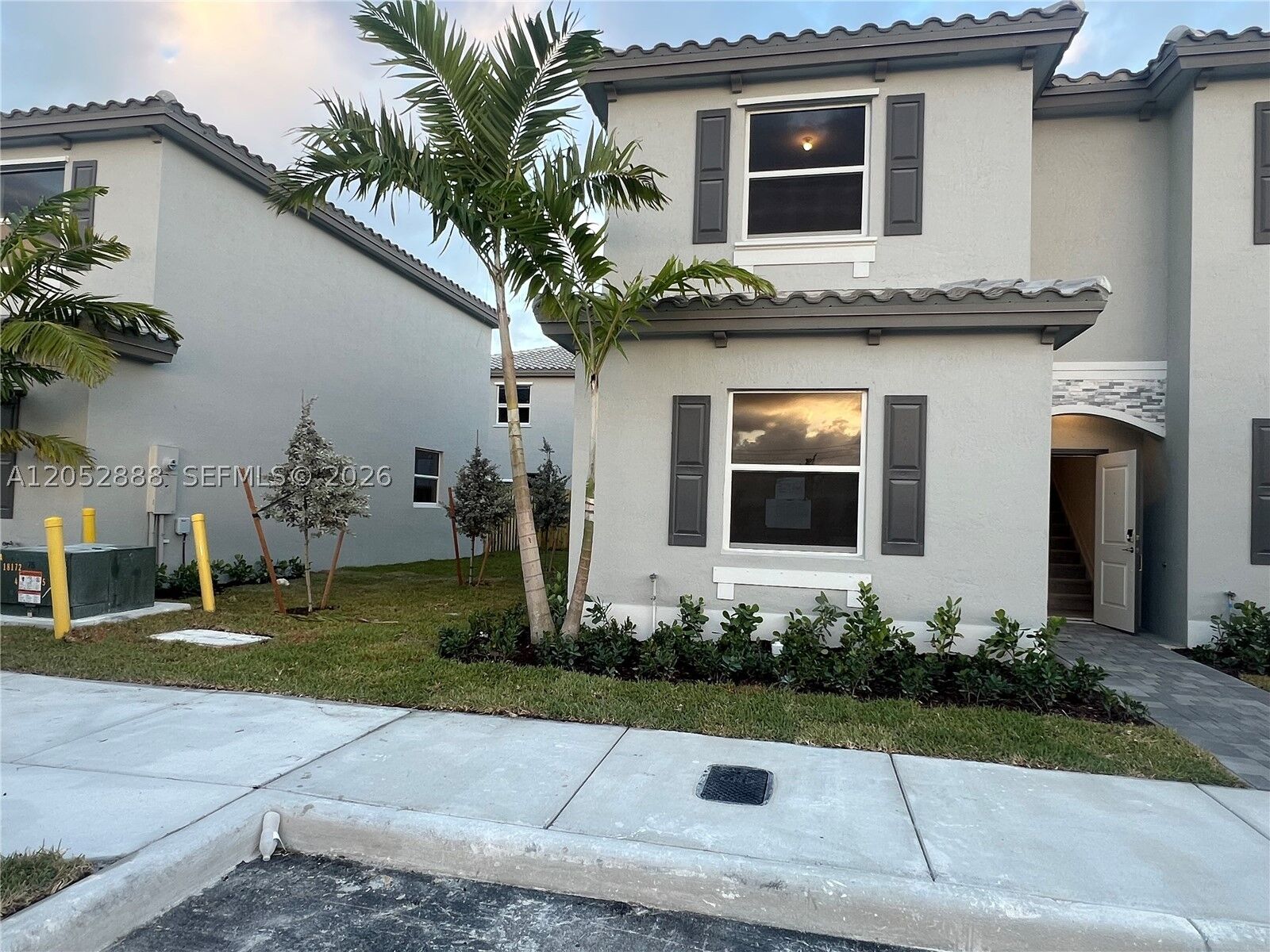 Property Photo: 106 SE 11th Ct 106 FL 33034