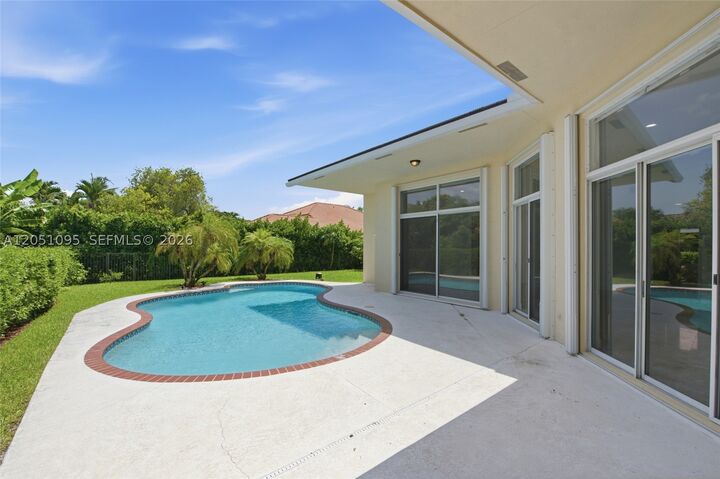 Property Photo: 2667 Palmer Pl FL 33332