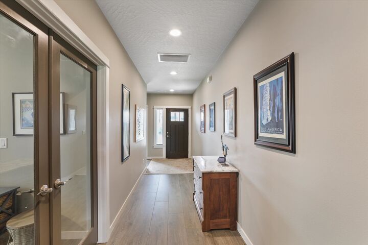 Property Photo:  1819 S Donwood St  WA 99016 