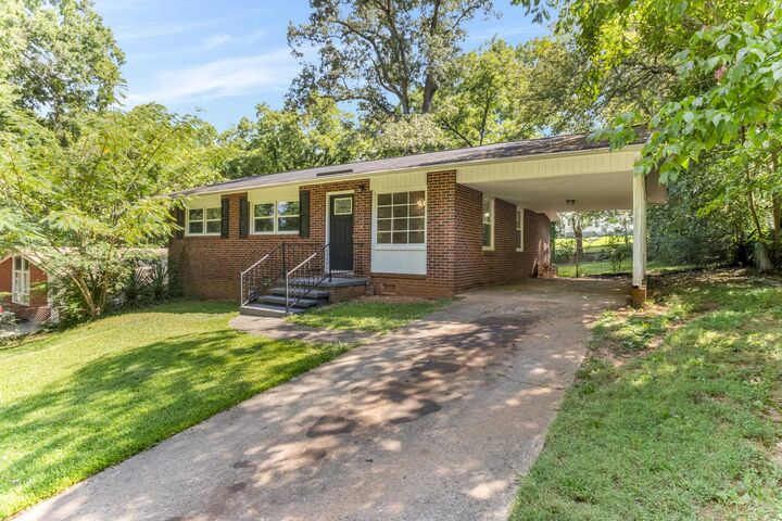Property Photo: 202 Lakeview Drive SC 29340