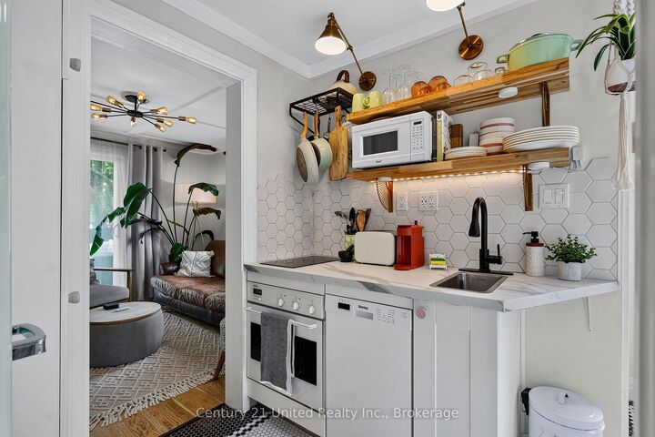 Property Photo:  182 Durham Street  ON K9A 3H6 