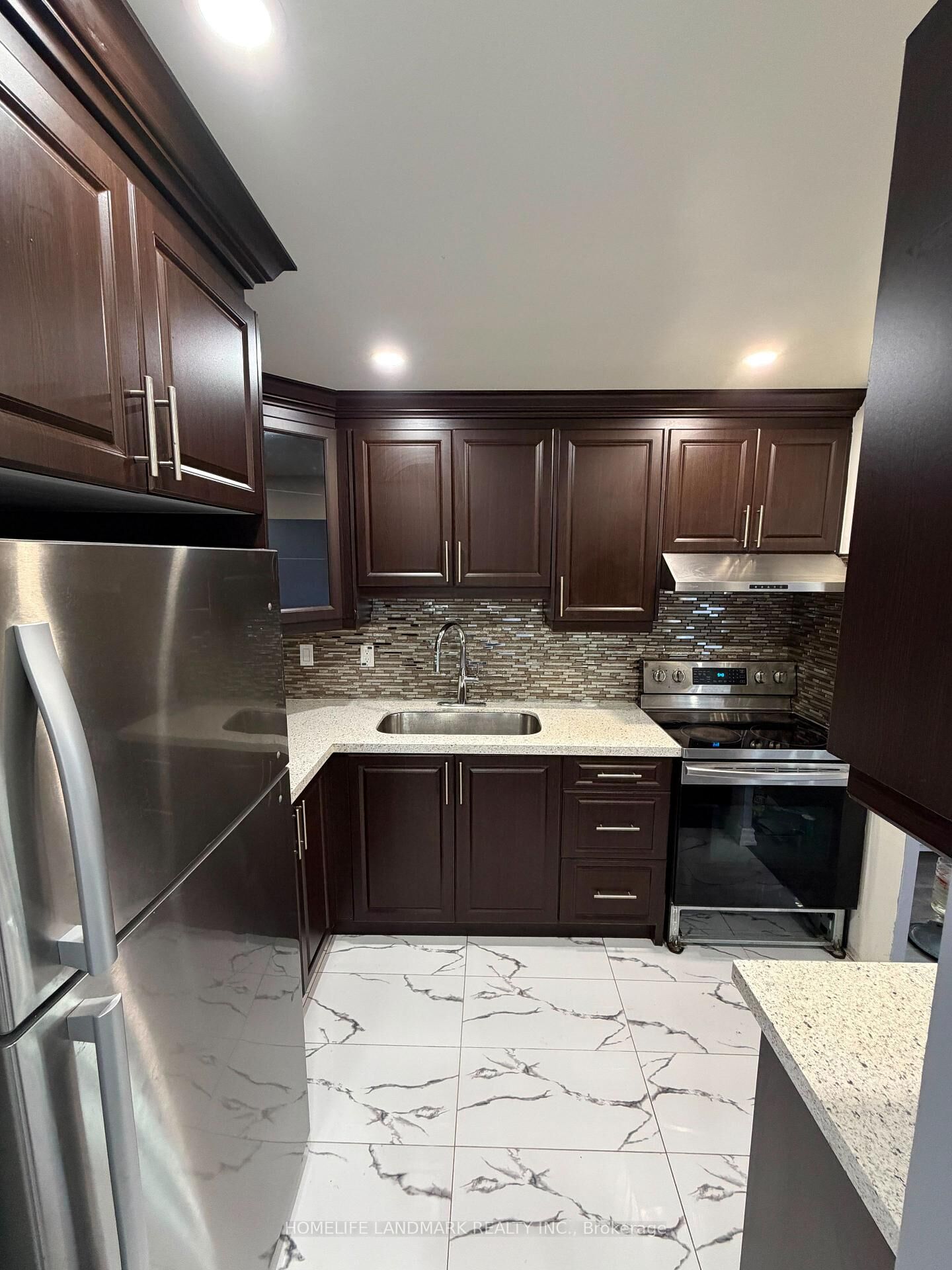 Property Photo:  180 Markham Road 1703  ON M1M 2Z9 
