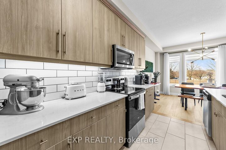 Property Photo:  177 Edgevalley Road 39  ON N5V 0C5 