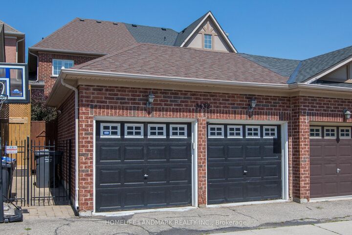 3432 Eglinton Avenue W — photo 1