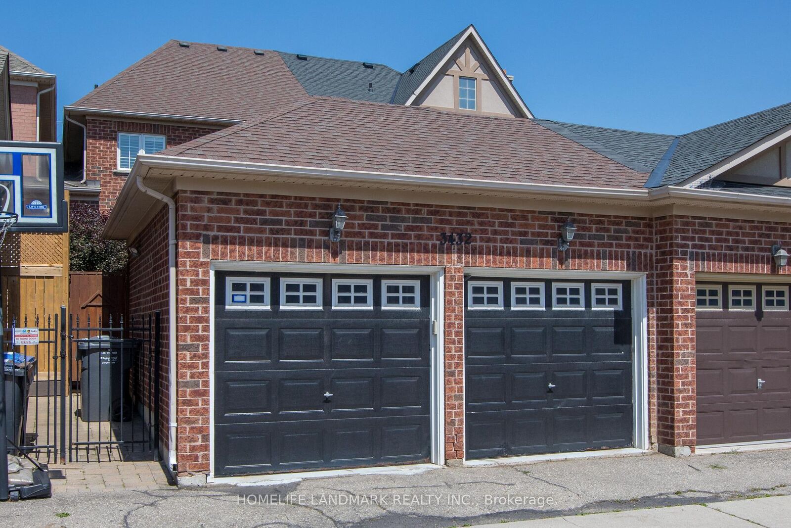 Property Photo: 3432 Eglinton Avenue W ON L5M 7P2