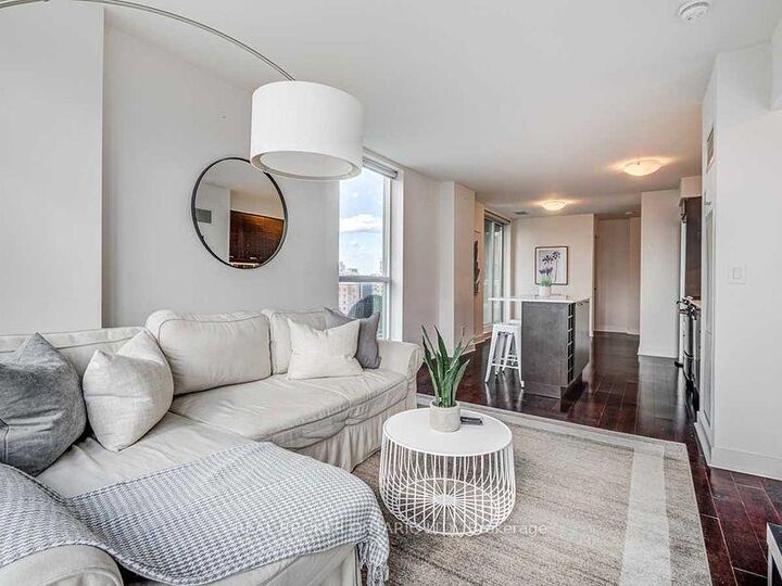 Property Photo:  320 Richmond Street E Uph13  ON M5A 1P9 