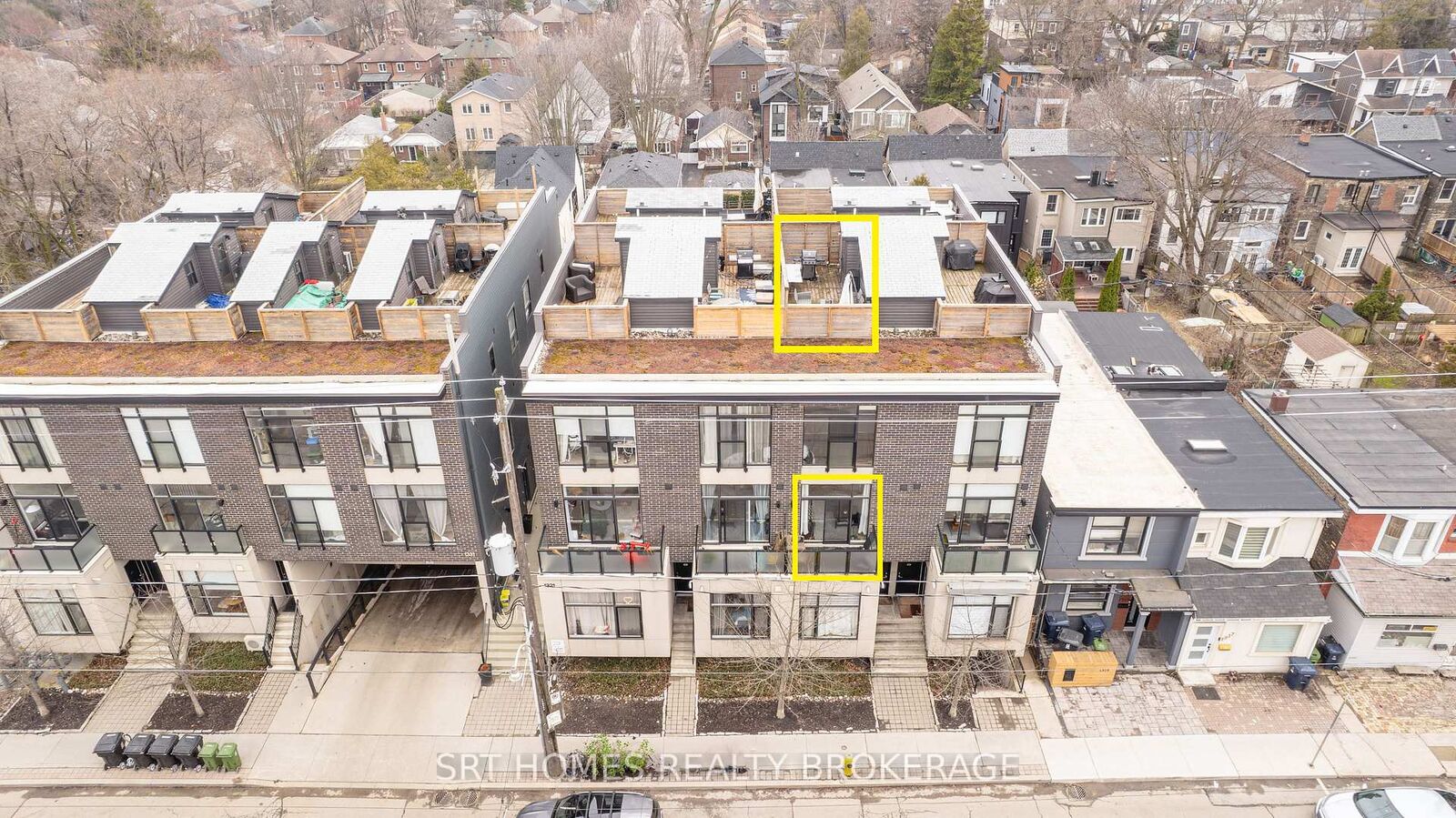 Property Photo: 1321 Gerrard Street E 3 ON M4L 1Y8