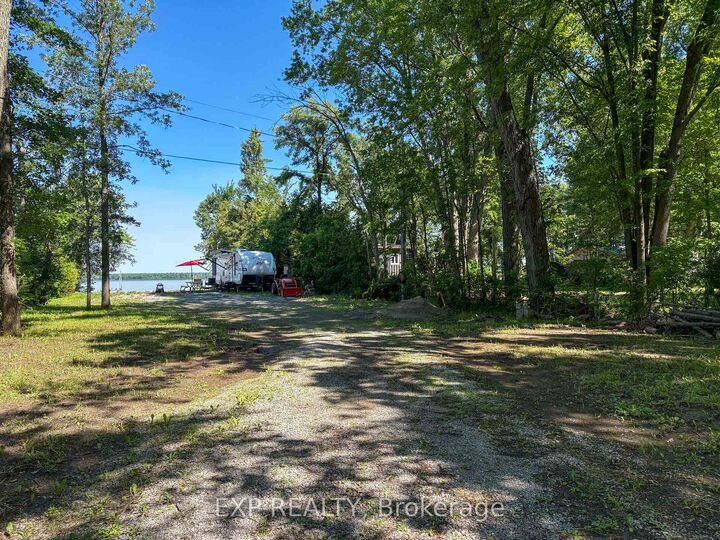 Property Photo:  11 Engineer Lane  ON K7V 3Z8 