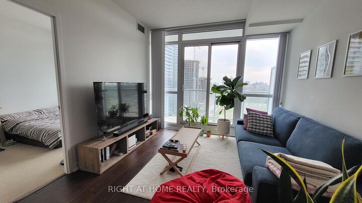 Property Photo:  121 McMahon Drive 2211  ON M2K 0C1 