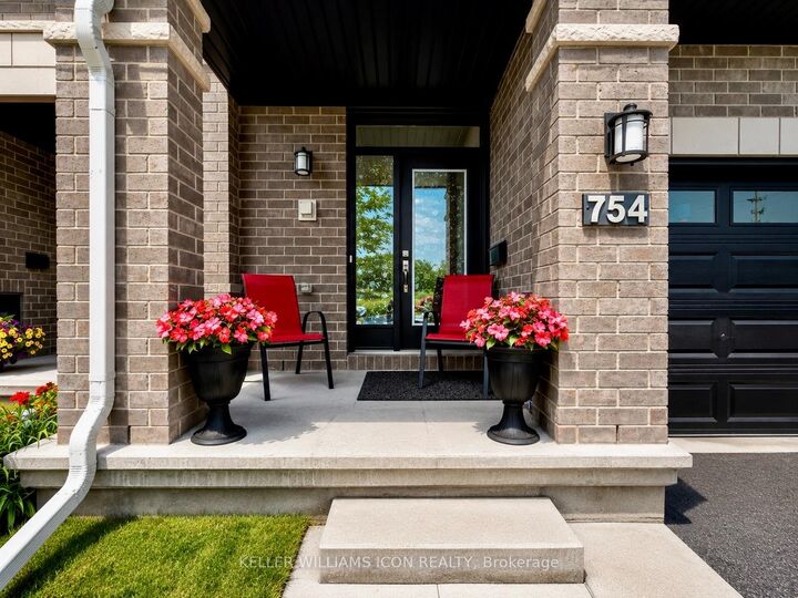 Property Photo: 754 Borbridge Avenue ON K4M 0E7