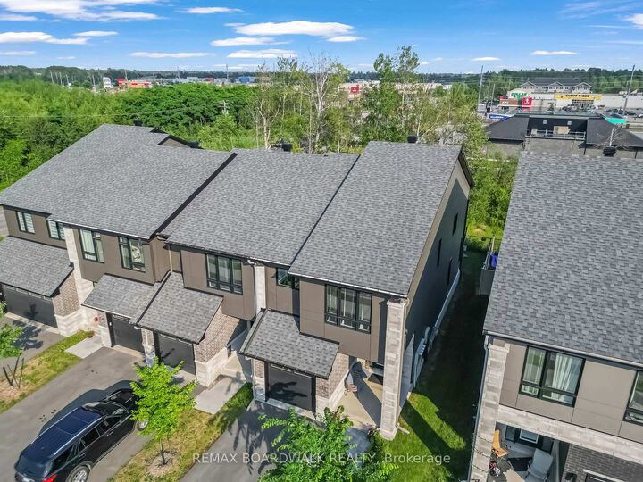 Property Photo: 232 Bristol Crescent ON K0G 1J0