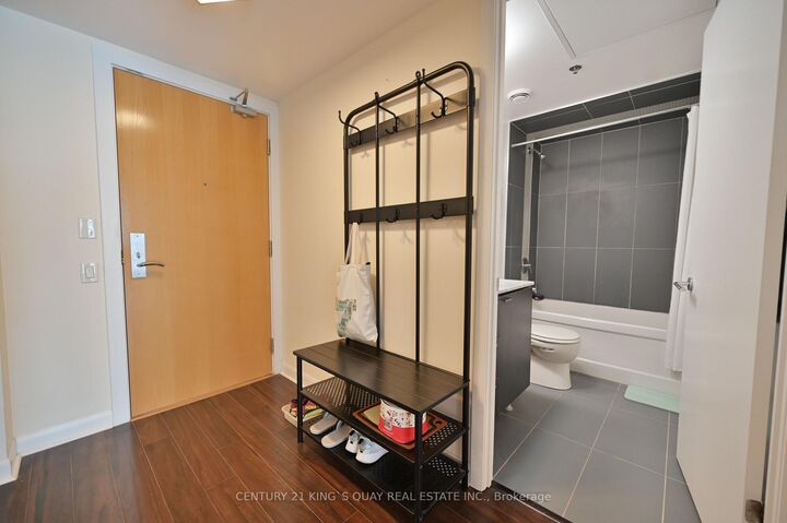 Property Photo: 375 King Street W 2908 ON M5V 1K1