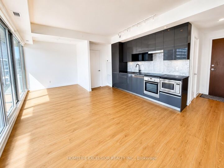 115 McMahon Drive 712 — photo 1