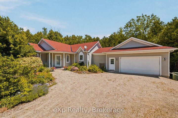 212629 Southgate 21 Side Road — photo 1