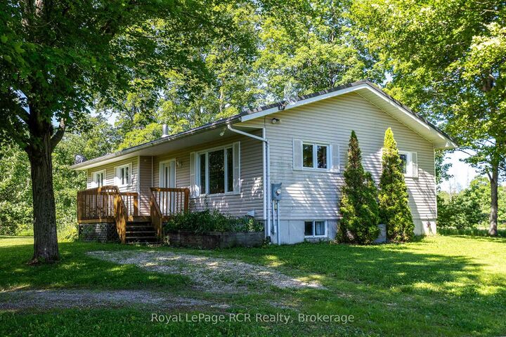 544267 Bells Lake Road — photo 1