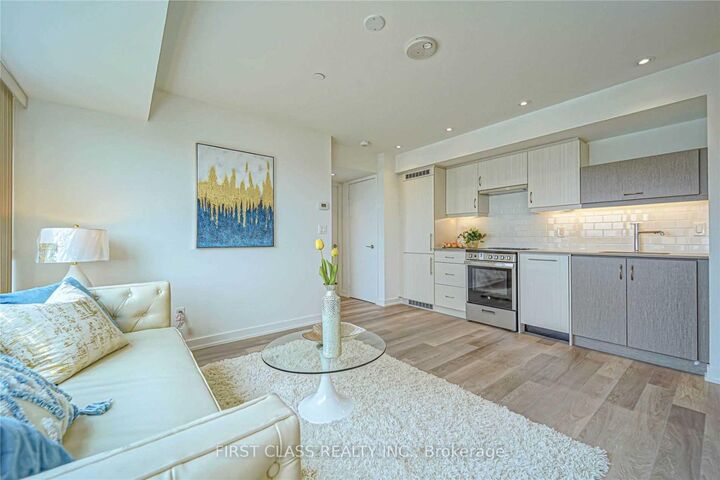 Property Photo:  181 Huron Street 805  ON M5T 0C1 