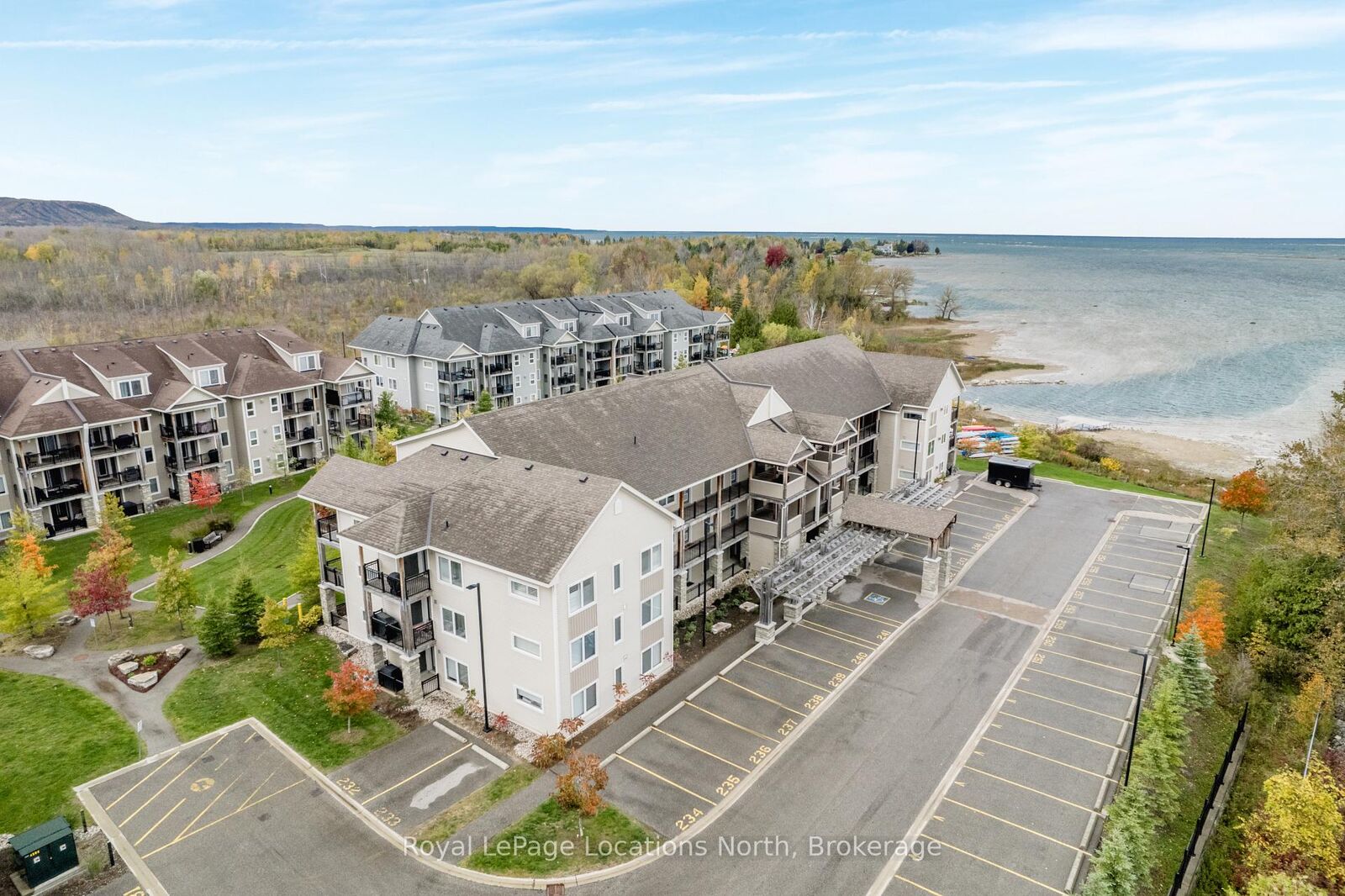 Photo de la propriété:  4 Cove Court 104  ON L9Y 0Y6 