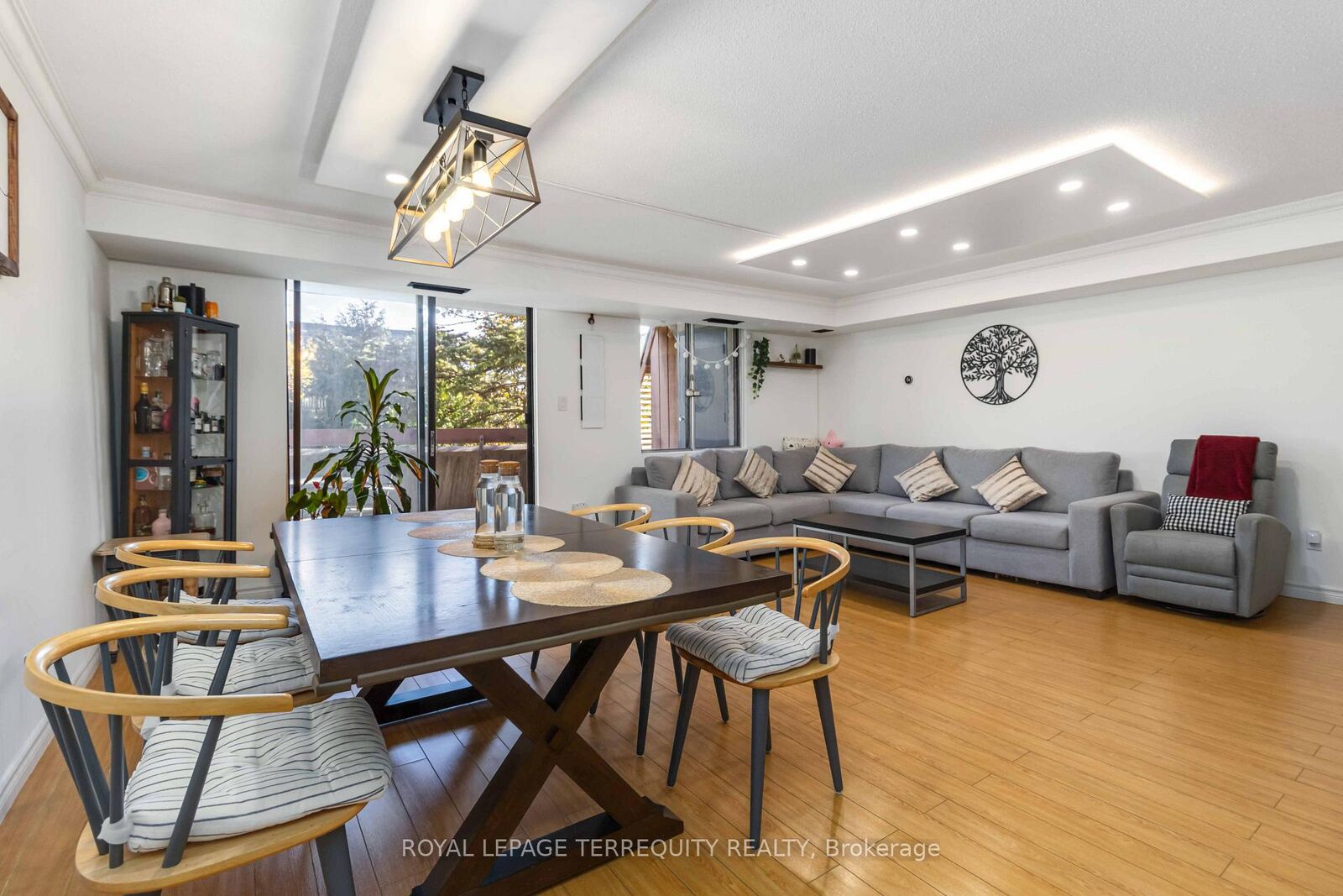 Property Photo:  1250 Mississauga Valley Boulevard 46  ON L5A 3R6 