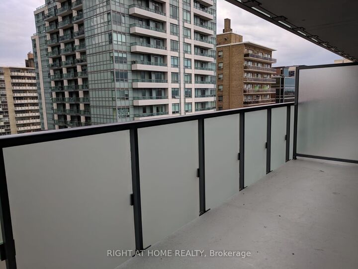 Property Photo: 125 Redpath Avenue 605 ON M4S 0B5