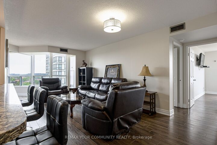 Property Photo: 4460 Tucana Court 910 ON L5R 3K9