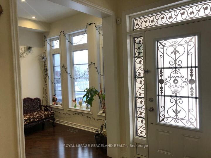 Property Photo: 11 Mowder Drive ON L4G 7C4