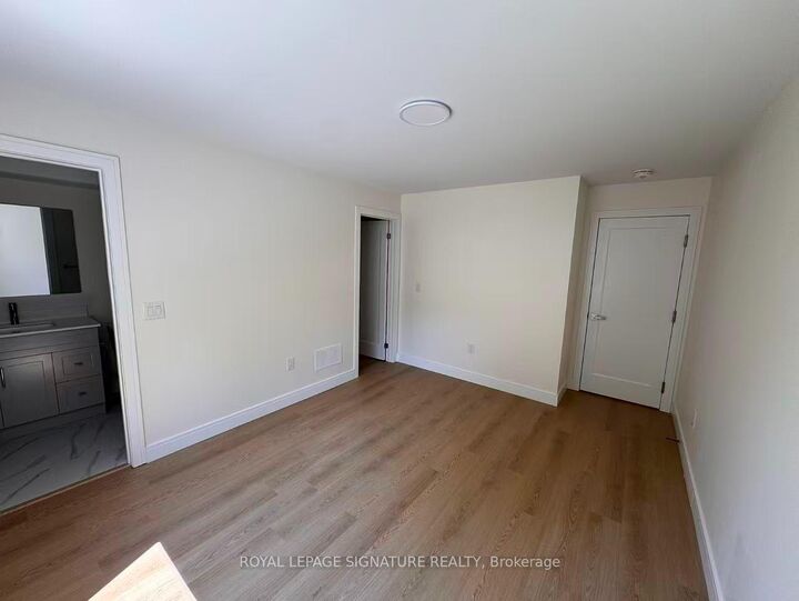 Property Photo: 53 Bishop Avenue 1A ON M2M 1Z4