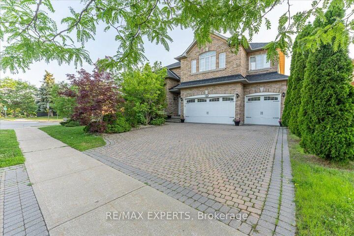 Property Photo: 110 Velmar Drive ON L4L 8W4